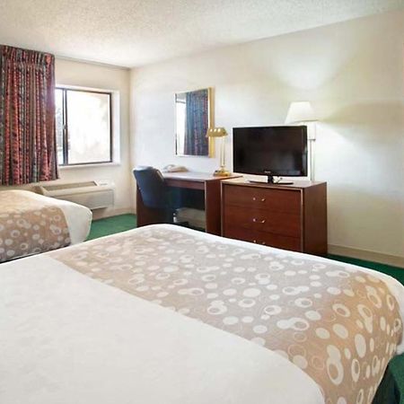 Norwood Inn & Suites Indianapolis East Post Drive Eksteriør bilde