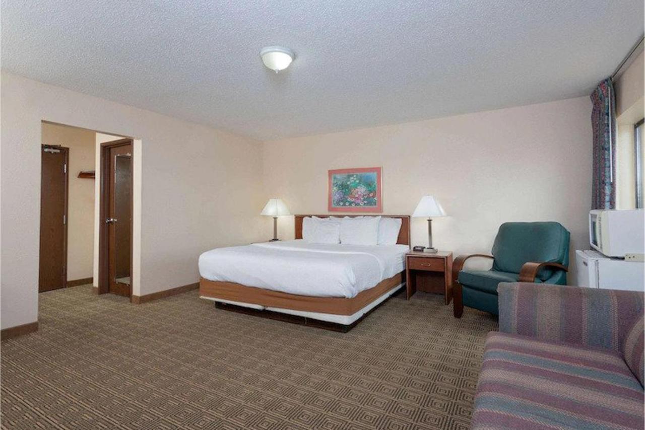 Norwood Inn & Suites Indianapolis East Post Drive Eksteriør bilde